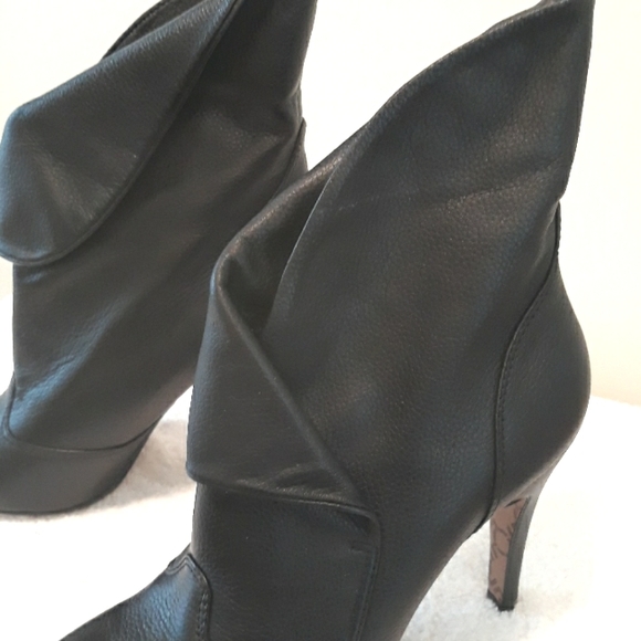 black leather cuff booties - Picture 2 of 4
